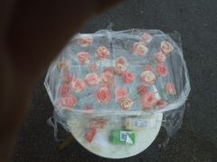 jardin de roses en pate d'amandes